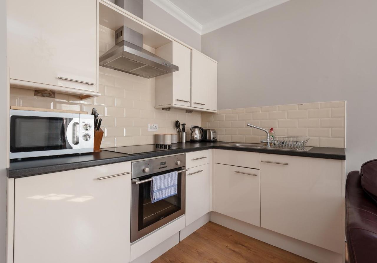 Ladystairs 1 Royal Mile Apartment เอดินบะระ ภายนอก รูปภาพ